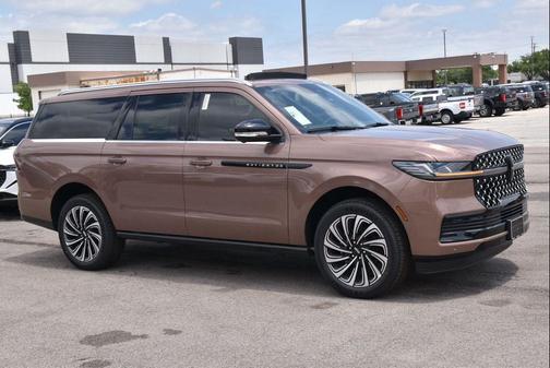 Sunrise Copper Metallic Pearlcoat 2026 Lincoln Navigator Black Label
