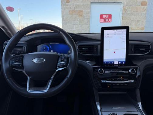 Star White Metallic Tri-Coat 2023 Ford Explorer Platinum