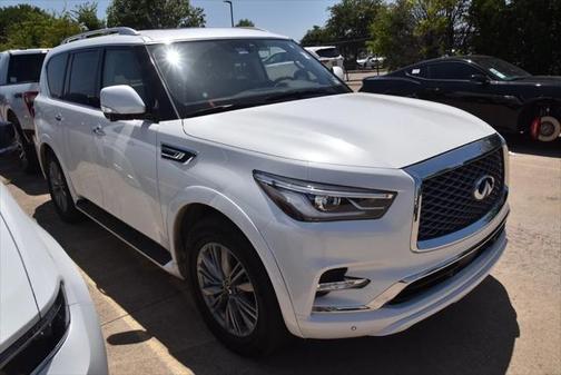 2023 INFINITI QX80 Luxe