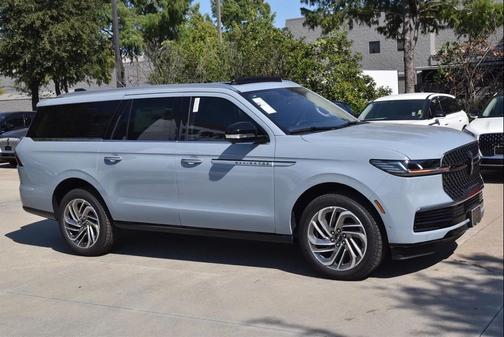 2025 Lincoln Navigator Reserve