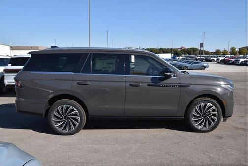 2025 Lincoln Navigator Black Label