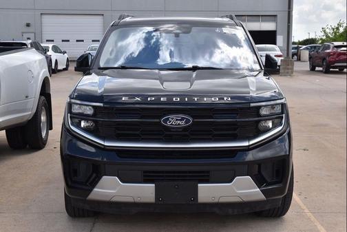Agate Black 2025 Ford Expedition Max Platinum