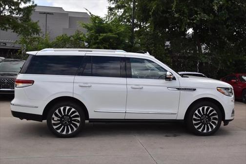 2022 Lincoln Navigator Black Label