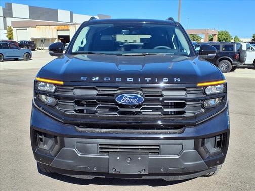 2025 Ford Expedition Max Active 4x2
