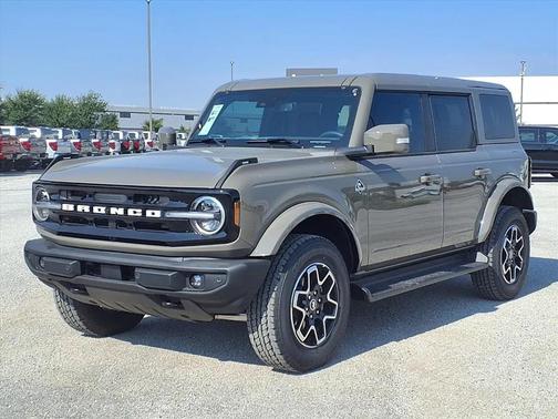 2025 Ford Bronco Outer Banks