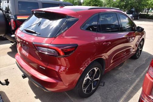 2023 Ford Escape ST-Line Elite