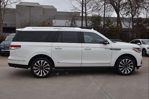 Pristine White Metallic Tri-Coat 2023 Lincoln Navigator Reserve