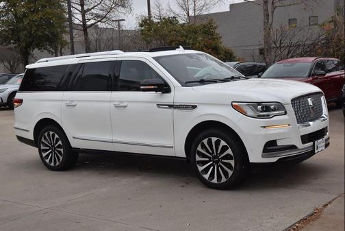 Pristine White Metallic Tri-Coat 2023 Lincoln Navigator Reserve