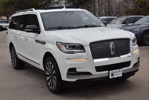 Pristine White Metallic Tri-Coat 2023 Lincoln Navigator Reserve