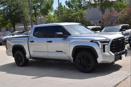 2022 Toyota Tundra SR5