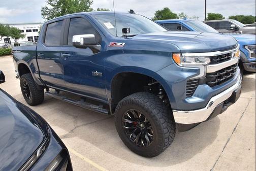 Lakeshore Blue Metallic 2024 Chevrolet Silverado 1500 LT