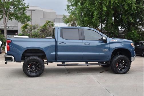 Lakeshore Blue Metallic 2024 Chevrolet Silverado 1500 LT