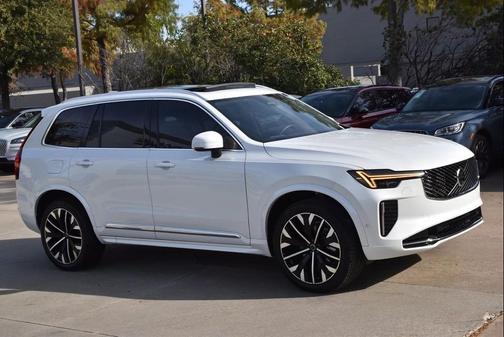 2025 Volvo XC90 B6 Plus 7-Seater