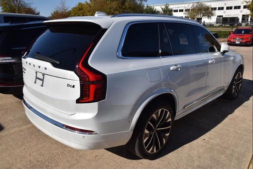 2025 Volvo XC90 B6 Plus 7-Seater