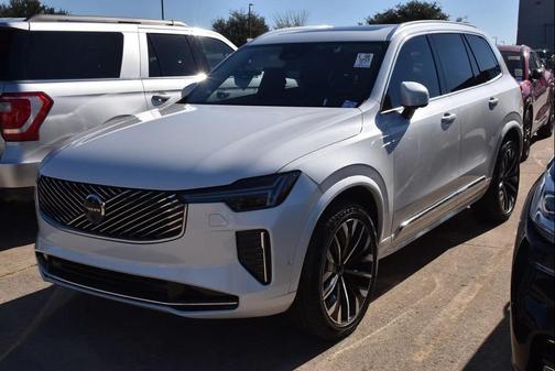 2025 Volvo XC90 B6 Plus 7-Seater