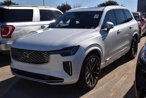 2025 Volvo XC90 B6 Plus 7-Seater