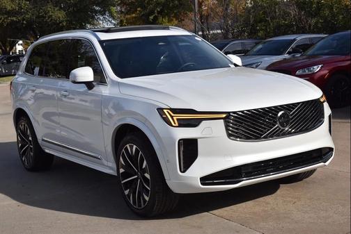 2025 Volvo XC90 B6 Plus 7-Seater