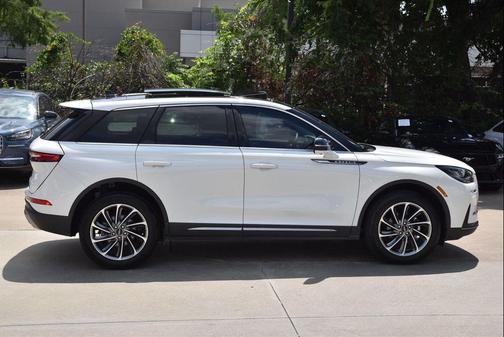 Pristine White Metallic Tri-Coat 2023 Lincoln Corsair Standard