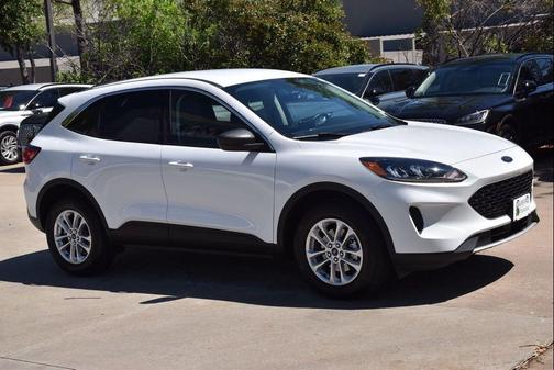 Oxford White 2022 Ford Escape SE