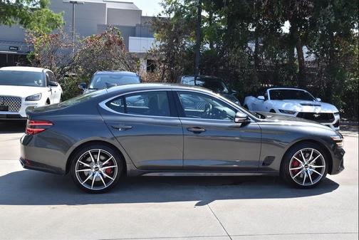 2025 Genesis G70 2.5T RWD
