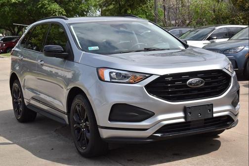 Iconic Silver Metallic 2023 Ford Edge SE