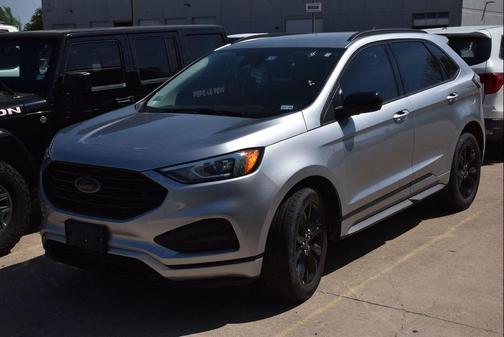 Iconic Silver Metallic 2023 Ford Edge SE