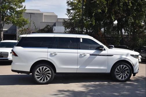 2025 Lincoln Navigator Black Label