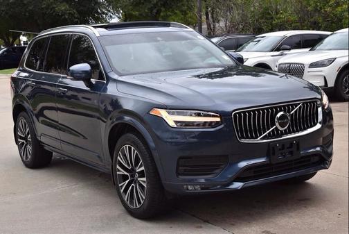 2022 Volvo XC90 T5 Momentum