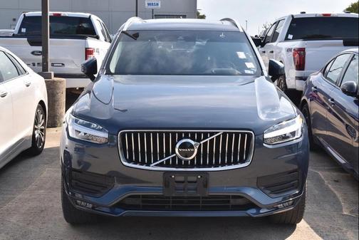 2022 Volvo XC90 T5 Momentum