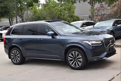 2022 Volvo XC90 T5 Momentum