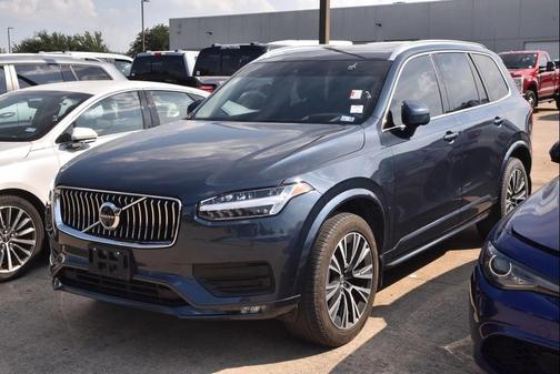 2022 Volvo XC90 T5 Momentum