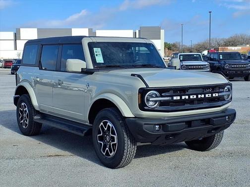 2025 Ford Bronco Outer Banks