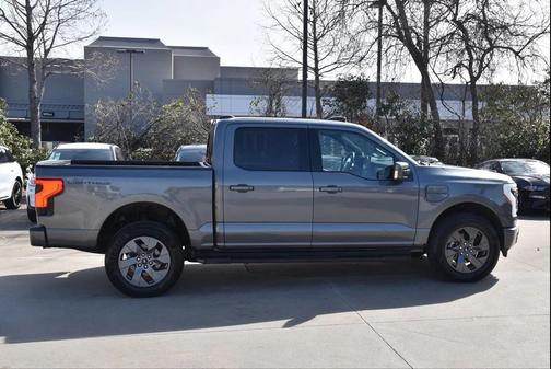 2023 Ford F-150 Lightning LARIAT