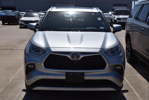 Celestial Silver Metallic 2020 Toyota Highlander Platinum