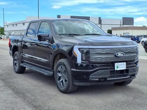 2025 Ford F-150 Lightning LARIAT