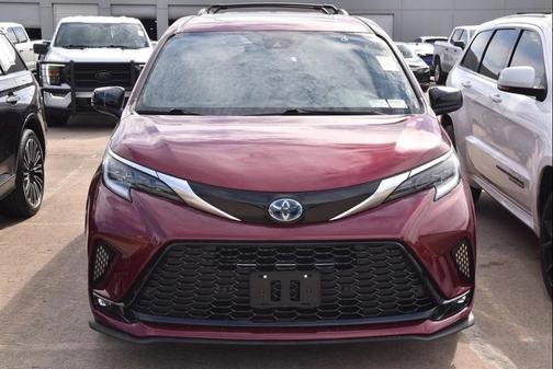 2021 Toyota Sienna XSE 7 Passenger