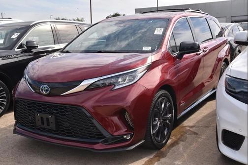 2021 Toyota Sienna XSE 7 Passenger