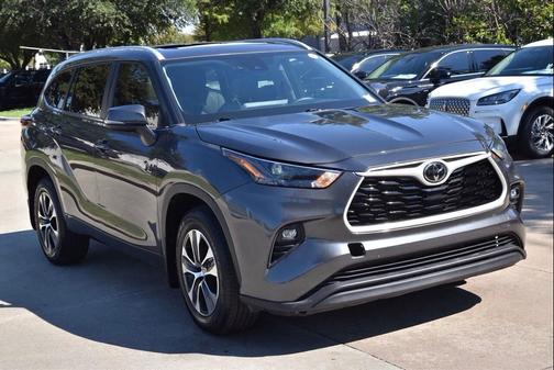 2024 Toyota Highlander XLE