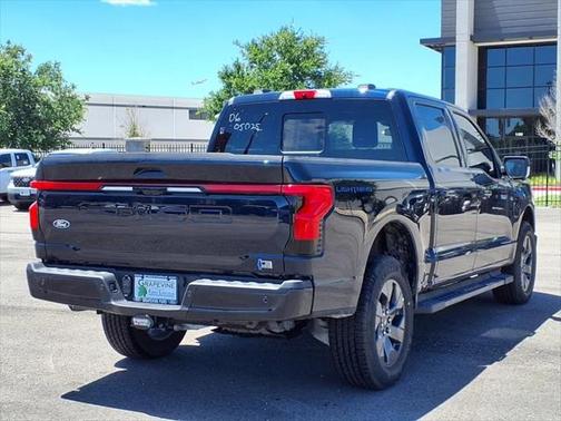 2025 Ford F-150 Lightning LARIAT