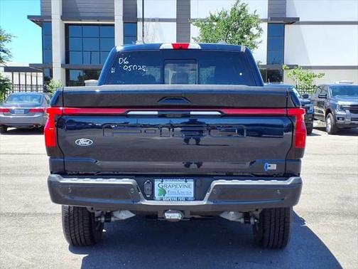 2025 Ford F-150 Lightning LARIAT