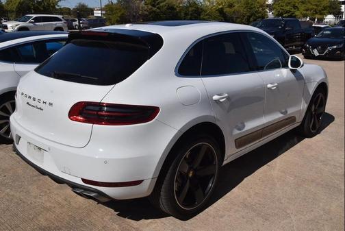 2015 Porsche Macan Turbo