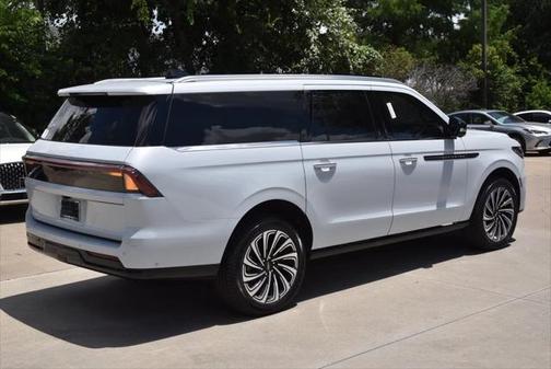 2025 Lincoln Navigator Black Label