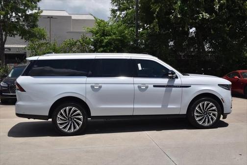 2025 Lincoln Navigator Black Label