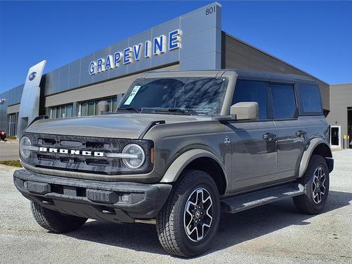 2026 Ford Bronco Outer Banks