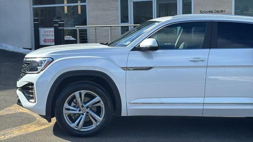 2024 Volkswagen Atlas Cross Sport 2.0T SEL R-Line