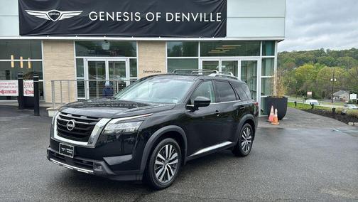 Black 2022 Nissan Pathfinder Platinum