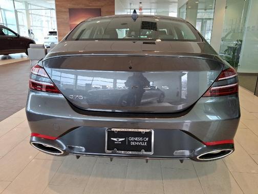 2025 Genesis G70 2.5T