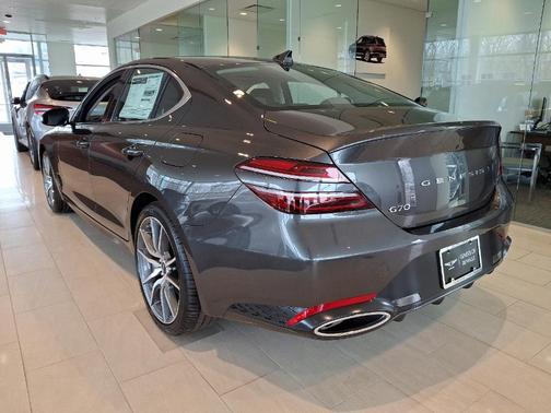 2025 Genesis G70 2.5T