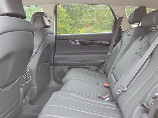 2025 Genesis GV80 2.5T
