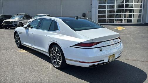 Uyuni White 2023 Genesis G90 3.5T e-SC